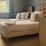 Anzac Hotel *