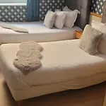 Hotel Anzac *
