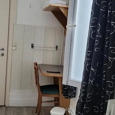 Hotel Anzac *
